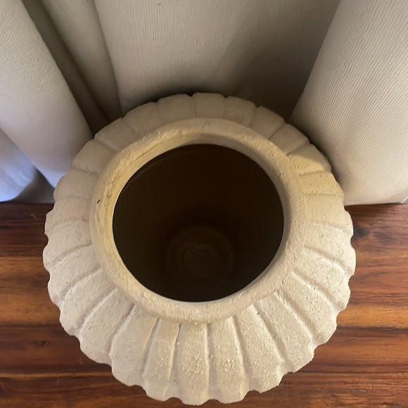 STUDIO MCGEE Tall Carved Ceramic Vase NWT - Picture 6 of 7